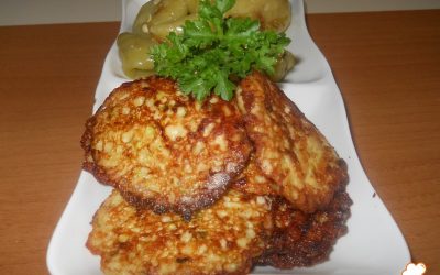 ПЛЕСКАВИЦИ ОД ТИКВИЧКИ И ФЕТА СИРЕЊЕ