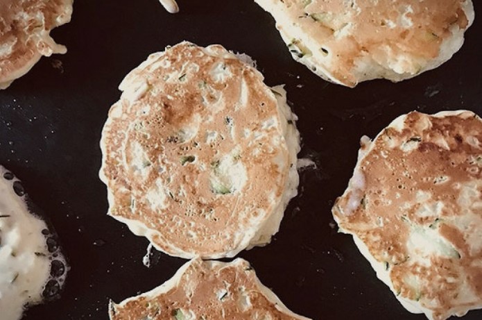 Рецепт кој мора да го пробате: Солени палачинки со тиквички
