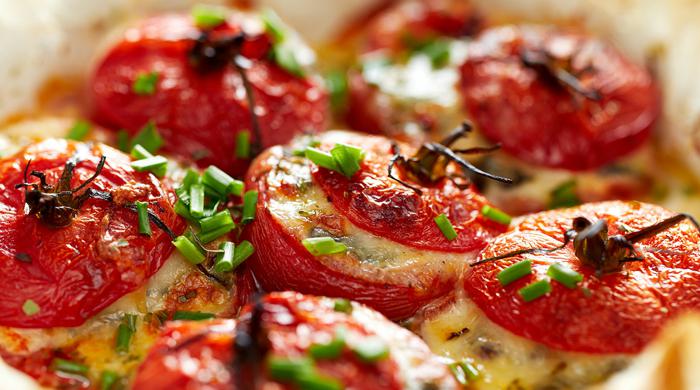 Рецепт на денот: Печени домати со спанаќ и сирење