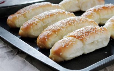 Меки кифлички со павлака – готови за 15 минути
