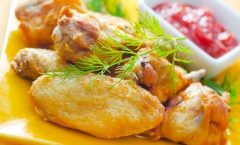 Пилешки крилца во сос од кашкавал- едноставен ручек за кој нема да потрошите многу време