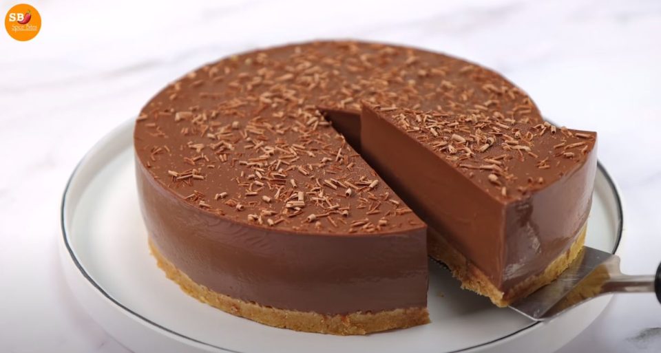 Најбрзата чоколадна торта се подготвува многу лесно, а ќе ги освои сите ваши сетила