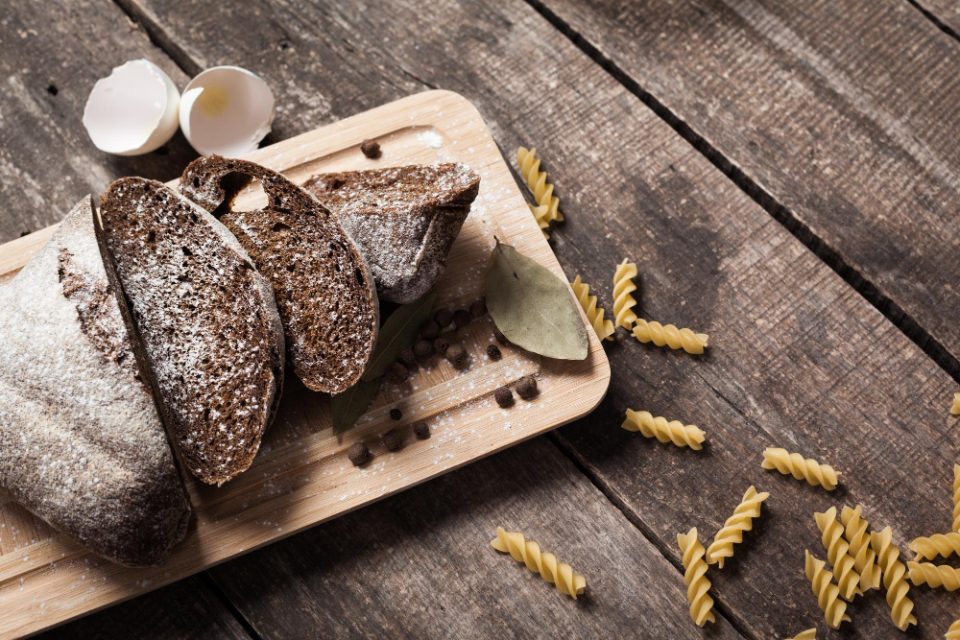 Без квасец и чекање да нарасне, од 4 состојки: Најдобар рецепт за интегрален леб кој можете да го јадете и ако сте на диета